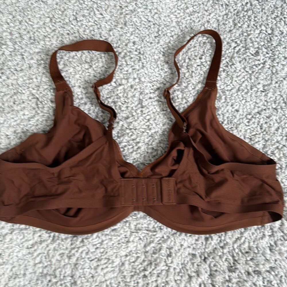 Tommy John Air Plunge, Size 38C - Picture 2 of 3